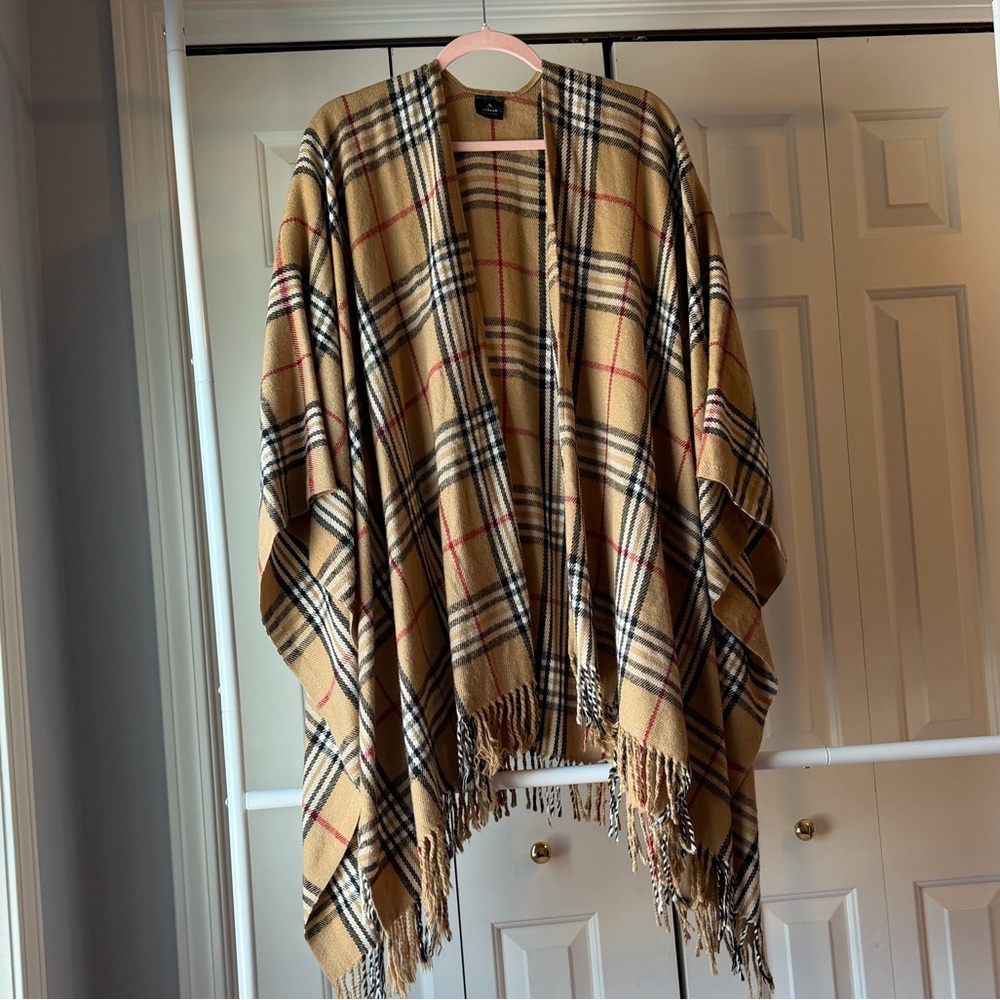 V. FRAAS Plaid Tan and Black Wrap